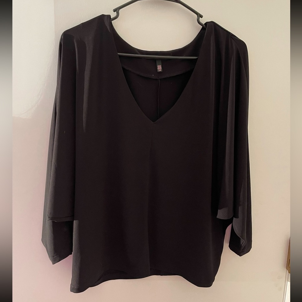 Victoria’s Secret V neck size L